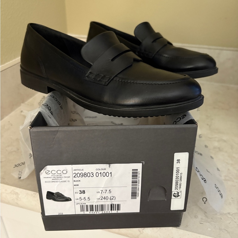Ecco Classic Black Leather Slip-Ons